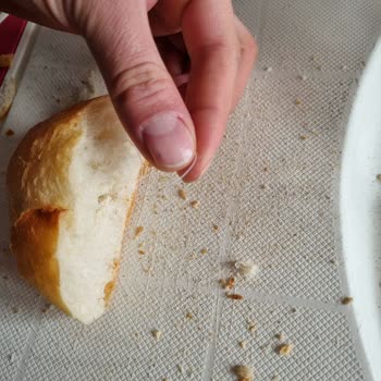 Çıtır Ekmek Konya Ekmek'de Çıkan Cisim