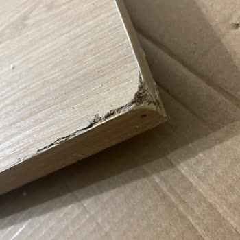 Vivense Hasarlı Yemek Masası