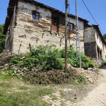 ÇEDAŞ Arsama Dikilen Elektrik Direği