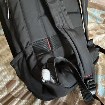Samsonite Marka Kendi Ağırlığı İle Yırtılan Çanta