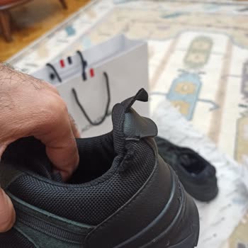 Lacoste Defolu Ayakkabı Sattı.