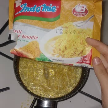 indomie Noodlenin İçerisinden Siyah Şeyler Çıktı