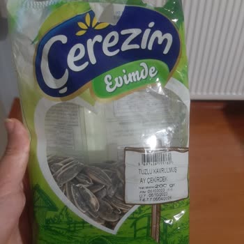 Çerezim Kuruyemiş Çekirdeğin İçinden Hem Cam Çekirdeğin Üzerinde Kan Lekesi Çıktı