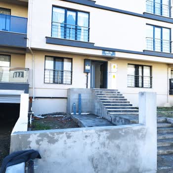 Lapseki Belediyesi Ve 100. Yıl Evi Müteahhit