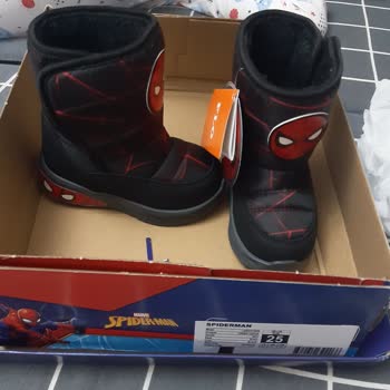 FLO Ayakkabı Kadın Botu Yerine Çocuk Botu