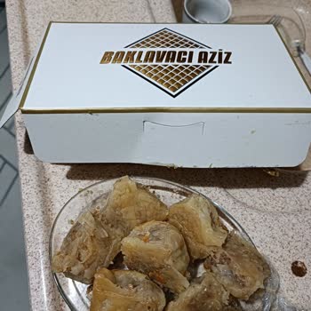 Baklavacı Aziz'den Alınan Baklava Altı Pişmemiş Hamur