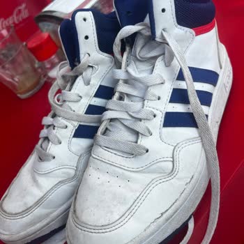 Adidas 1600 TL'lik Ayakkabının Kısa Sürede Yırtılması!