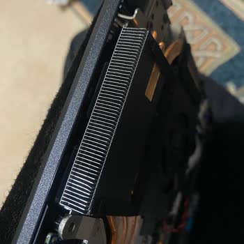 Monster Notebook PC Fanlarda Yamukluk Ve Kırık