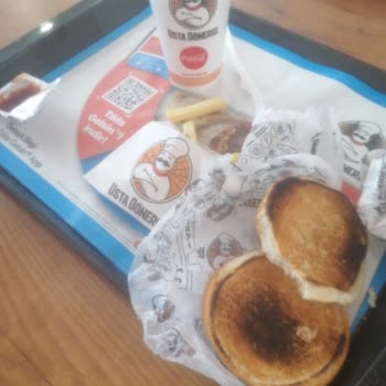 Usta Dönerci Den Aldığım Çocuk Menüsünün Ekmeği