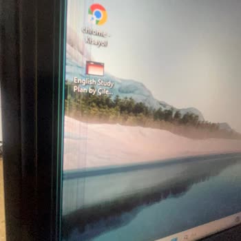 Lenovo Laptop Menteşe Arızası Ve Ekran Kırılması