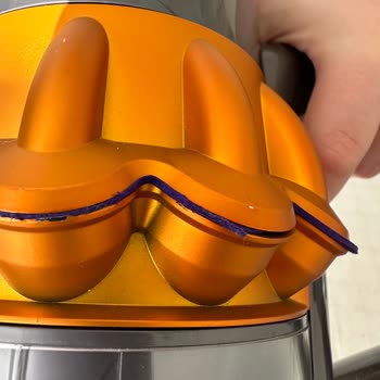 Dyson V15 Ana Gövdede Deformasyon