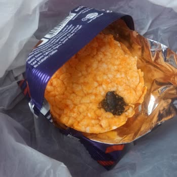 Eti Gıda Ürün İçinde Siyah Bir Madde