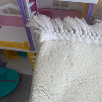 Bahçeşehir Aysa Halı Yıkama Lekeleri Temizleyememiş!