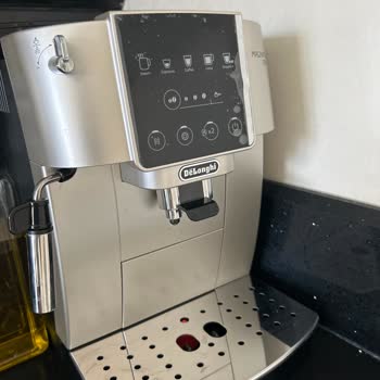 Delonghi Magnifica Süt Köpürtme