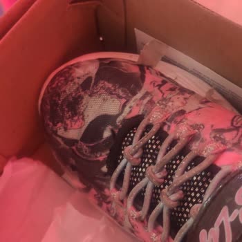 Boyner'den Aldığım Skechers Marka Ayakkabı 20 Günde Yırtıldı