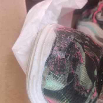 Boyner'den Aldığım Skechers Marka Ayakkabı 20 Günde Yırtıldı