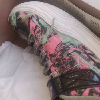 Boyner'den Aldığım Skechers Marka Ayakkabı 20 Günde Yırtıldı