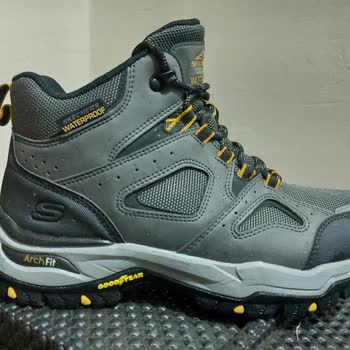 Skechers (Goodyear Tabanlı) Bot İnanılmaz Kaygan, Tehlikeli