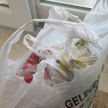 Çağdaş Marketler Market Poşetlerinin Dayanıksızlığı Üzerine Şikayet