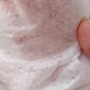 Sleepy Islak Mendil İçinden Yapışık Şekilde Yabancı Maddeler Çıkıyor