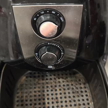 Kumtel Air Fryer Küfleniyor Kalite Dipte