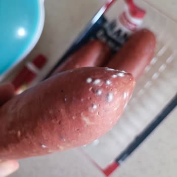 Başyazıcı Kalitesiz Bozuk Sucuk Satıyor