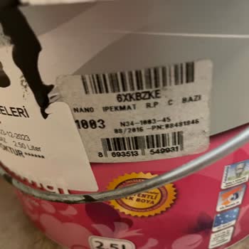Dyo Boya Duvarda Batık Şekli Alıyor