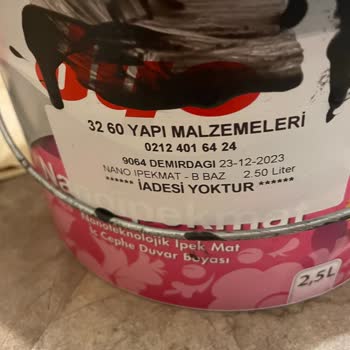 Dyo Boya Duvarda Batık Şekli Alıyor