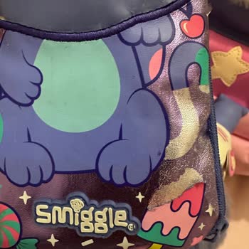 Smiggle Marka Çanta Parçalandı