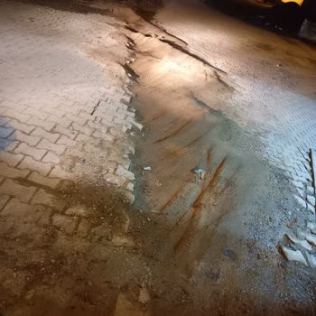 Edremit Belediyesi Edremit İçindeki Doğalgazdan Kaynaklı Yol Sorunu!