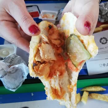 Usta Dönerci'nin Sattığı Ekmek Arası Arası Turşusu