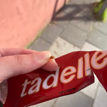 Tadelle Çikolatasından Çıkan Cisim Dişimi Kırıyordu