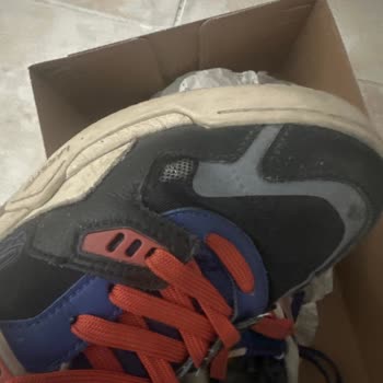 Lacoste Hatalı Ürünlerini Kabul Etmiyor