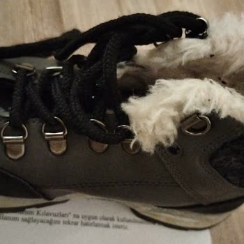 FLO Ayakkabı Mağazasından Alındı Ertesi Gün Giyilecek Hali Kalmadı