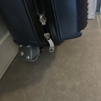 Anadolu Jet Kırık Valiz Teslimi