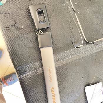 Ayıplı Ürün Philips Dik Süpürge 8000 Serisi Kendi Kendine Kırılıyor