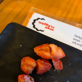 Waffle'cı Akın Çürük Meyve Getirdi