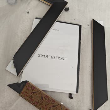 English Home Kırık Çerçeve Ve Özensiz Paketleme Sorunu