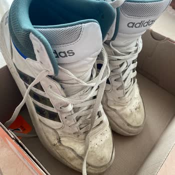 Adidas Ürününe Sahip Çık