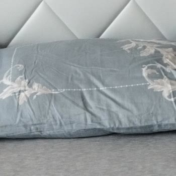 Qualitätsmängel bei Madame Coco Maura-Teppiche, Blaye Bettbezug und Jouflu Bad Set