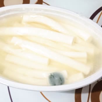 Mis Şok Marketten Küflü Peynir