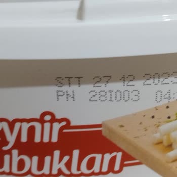 Mis Şok Marketten Küflü Peynir