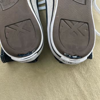 Sporthink Converse Marka Ayakkabıların Logosu Silindi Ve Delindi