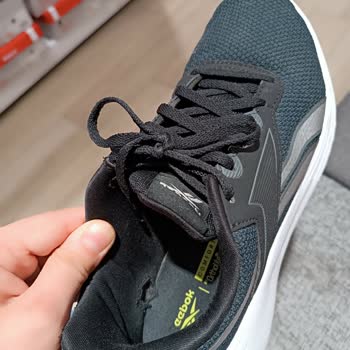 FLO Ayakkabı FLO Mağazasından Aldığım Reebok Marka Ayakkabılar Deforme Oldu