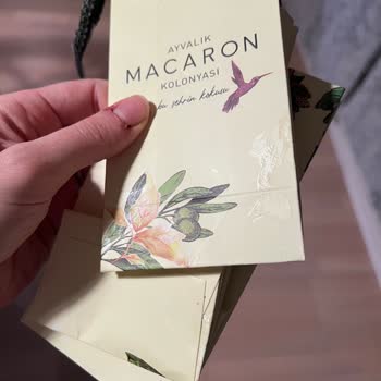 Ayvalık Macaron Kolonyacısı Paketlerinin Kötü Görüntüsü