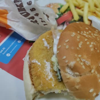 Burger King İçinden Böcek Çıktı