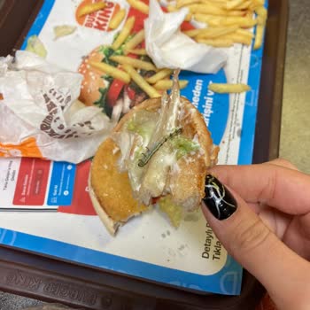Burger King İçinden Böcek Çıktı