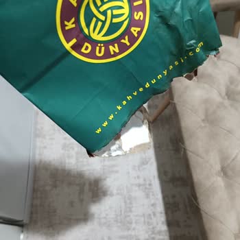 Kahve Dünyası Açılmış Ürün Reyonlarında Satışı Yapmaktadır