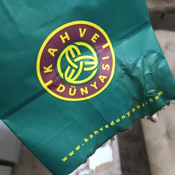 Kahve Dünyası Açılmış Ürün Reyonlarında Satışı Yapmaktadır