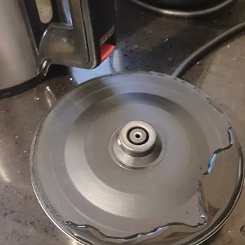 Arçelik K 3293 Ic 1650 W Çelik Çay Makinesi Su Kaçırıyor